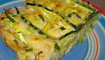 Рисовая запеканка с кабачками и консервированной рыбкой
