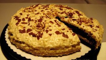 Шоколадно-банановый торт с ореховым кремом