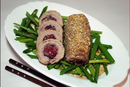 Мясные рулеты "сливовая долина" (японские мотивы)