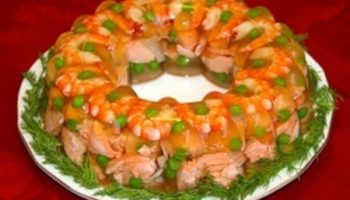 Заливное из семги с креветками