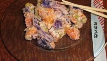 Окинавский картофельный салат и как-всегда мясо