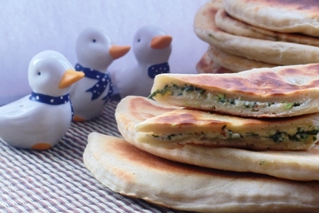 Сырные лепёшки со шпинатом