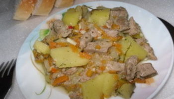 Рагу с мясом и печенью