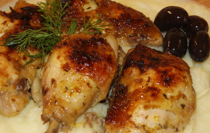 Запечённая курица с ароматным картофельным пюре "аляда"(κοτοπουλο αλιαδα)