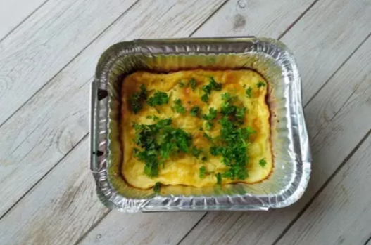 Мясо, запеченное с маринованными огурцами
