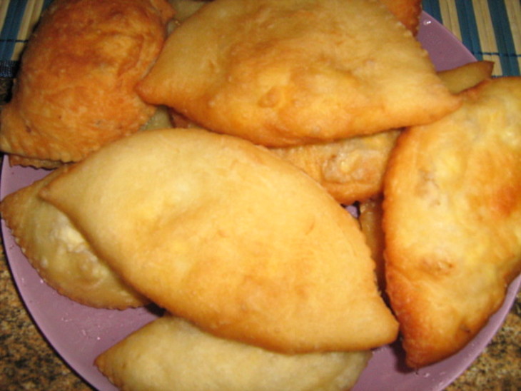 Пирожки с яичком и капустой