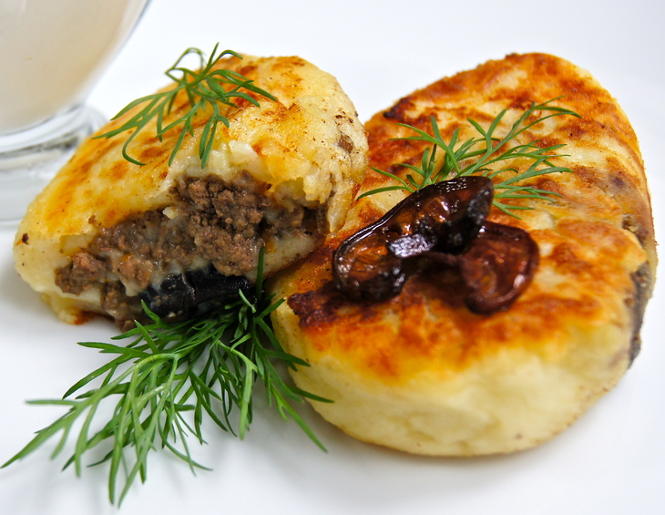 Картофельные зразы с говядиной и грибами