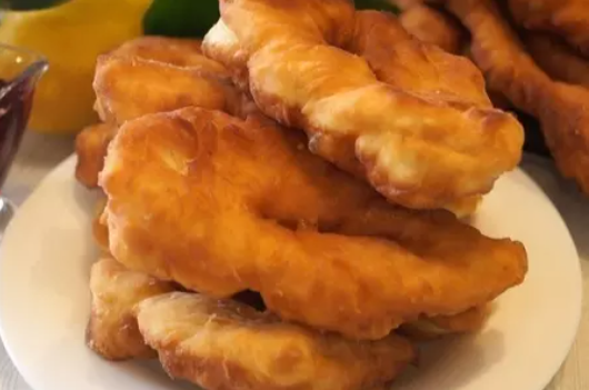 Самые пышные и мягкие ушки на кефире. осторожно они слишком вкусные!