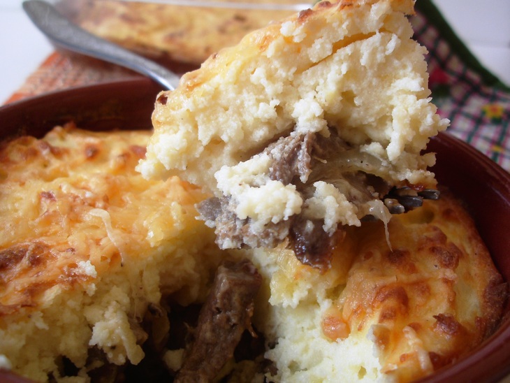 Запеканка а-ля жульен с языком и шампиньонами