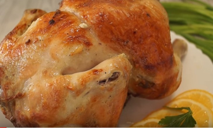 Курица запеченная в духовке на банке с пивом. очень, очень вкусно!