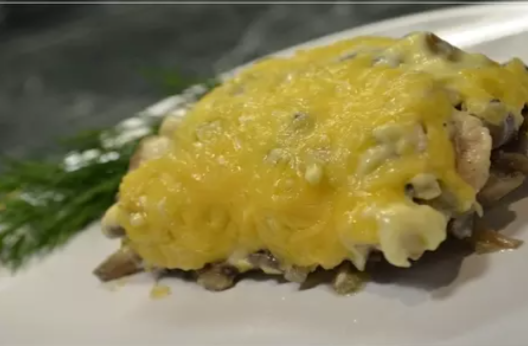 Запеканка с грибами, курицей под сыром в духовке