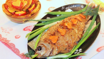 Рыба под ореховой корочкой и с овощными блинчиками