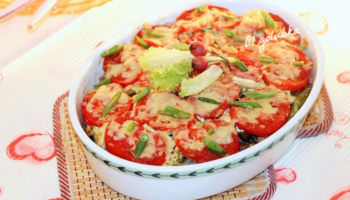Мясо запечённое с овощами и сыром