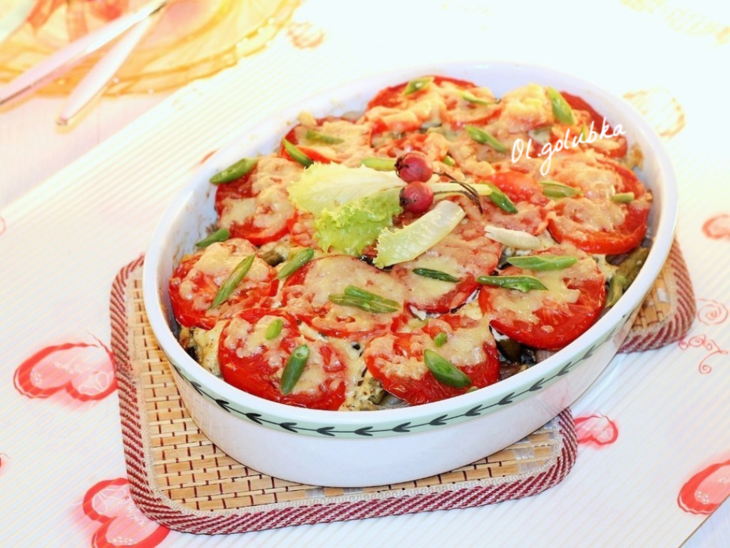 Мясо запечённое с овощами и сыром