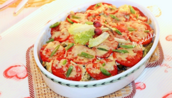Мясо запечённое с овощами и сыром